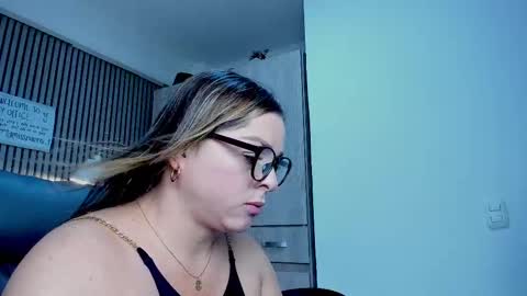 Snapshot of emilirosses chatting on October 16, 11:54 am emilirosses online show from October 16, 11:54 am