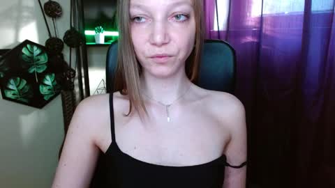 Emilly online show from April 9, 6:19 am