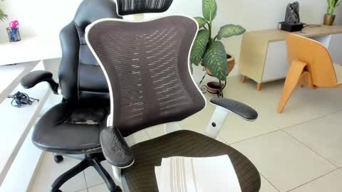 Emilly  online show from October 21, 2:54 pm