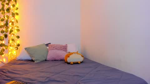 emilly online show from January 24, 11:56 pm