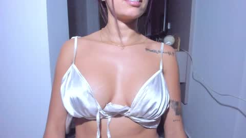 emilly online show from May 30, 6:23 am