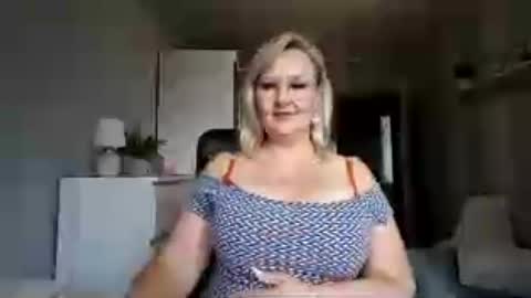 EmillyLove online show from July 24, 10:01 am