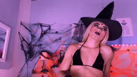 emily_castillo1_ online show from October 4, 6:22 am