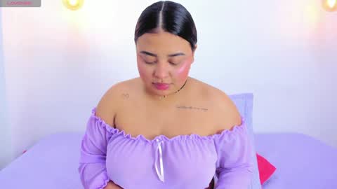 Snapshot of emily_cooper20_ chatting on January 6, 4:36 am Emily online show from January 6, 4:36 am