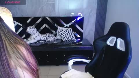 emily_cooper_t online show from September 13, 3:09 am