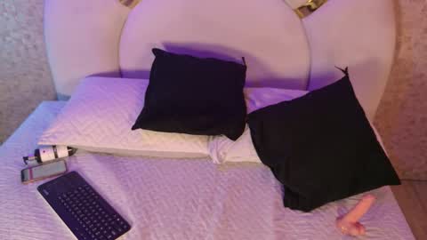 emily_dempsey online show from December 1, 7:56 pm