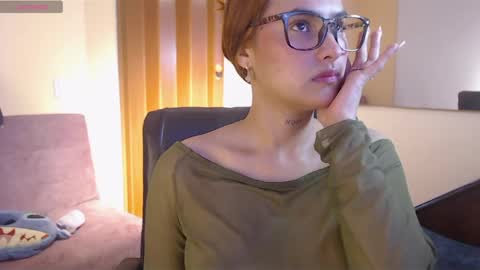 Snapshot of emily_fox_3 chatting on October 3, 3:15 am emily fox 3 online show from October 3, 3:15 am