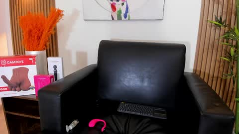 emily_frostt online show from May 25, 1:28 pm