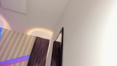 Emily online show from November 26, 6:04 pm