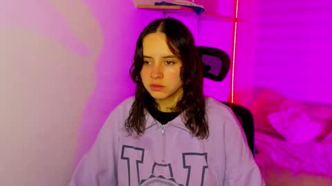 emily_lindey online show from November 18, 3:20 am