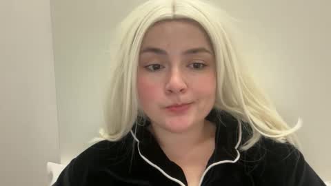 emily_morning_dew online show from February 13, 7:33 am