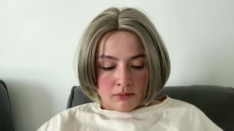 emily_morning_dew online show from May 28, 11:19 am