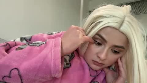 emily_morning_dew online show from January 19, 1:43 pm