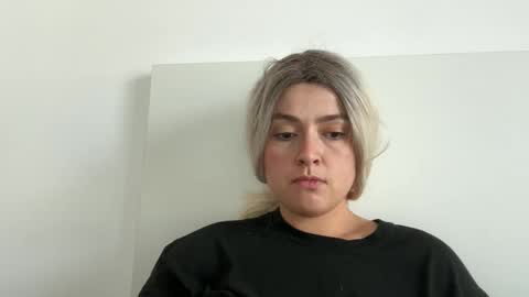 Snapshot of emily_morning_dew chatting on October 5, 1:41 pm emily_morning_dew online show from October 5, 1:41 pm