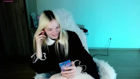 Lia online show from February 9, 11:25 pm