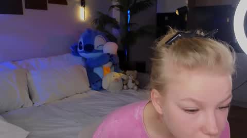 emily shepard online show from April 21, 1:42 am