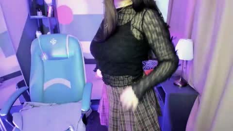 Emily online show from February 4, 6:28 am