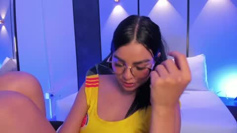 emily_tolson online show from June 23, 9:54 pm