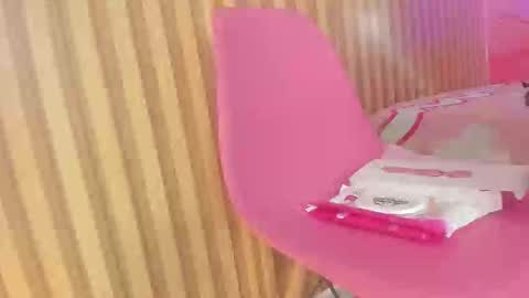 emily_velvet_ online show from March 28, 6:42 pm