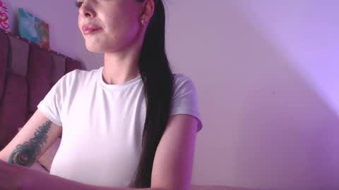 emily_w2 online show from October 25, 4:24 am