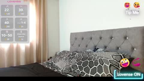 Snapshot of emily_white00 chatting on March 8, 3:35 pm emily online show from March 8, 3:35 pm
