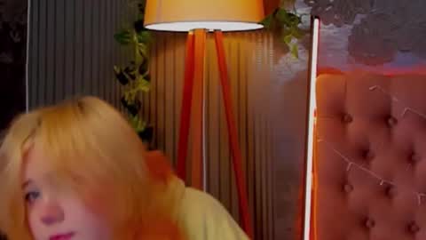 Baby Emelli online show from February 3, 6:33 am