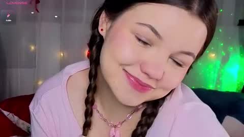 artist Emily online show from January 18, 12:19 am