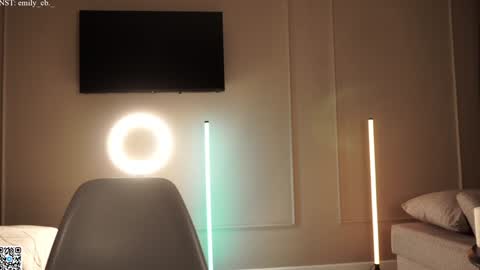 emilybatee online show from December 6, 7:39 pm