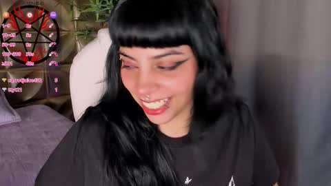Snapshot of emilydarkwood chatting on October 17, 2:54 pm Emily online show from October 17, 2:54 pm