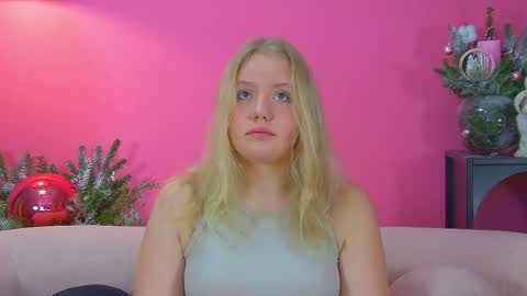 Emily online show from December 15, 6:26 pm