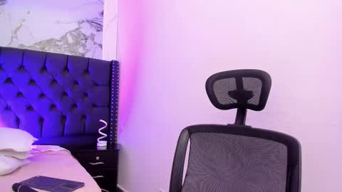 Emily online show from February 16, 8:01 am