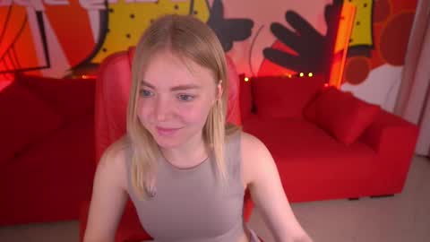 Snapshot of emilysunshines chatting on March 4, 12:39 am MY NAME IS Emily WELCOME EVERYONE I WILL BE HAPPY TO GIVE YOU WHAT YOU HAVE DREAMED OF FOR SO LONG online show from March 4, 12:39 am