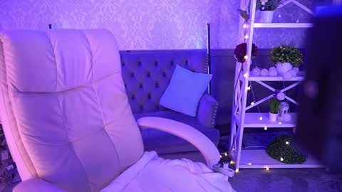 Snapshot of emilysunshines chatting on February 8, 9:46 pm MY NAME IS Emily WELCOME EVERYONE I WILL BE HAPPY TO GIVE YOU WHAT YOU HAVE DREAMED OF FOR SO LONG online show from February 8, 9:46 pm