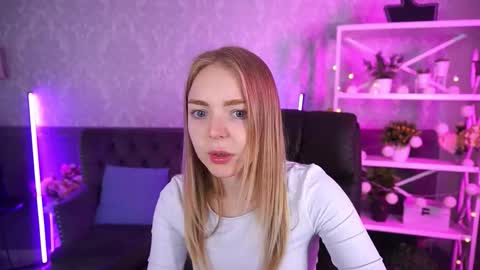 Snapshot of emilysunshines chatting on October 2, 7:18 am MY NAME IS Emily WELCOME EVERYONE I WILL BE HAPPY TO GIVE YOU WHAT YOU HAVE DREAMED OF FOR SO LONG online show from October 2, 7:18 am