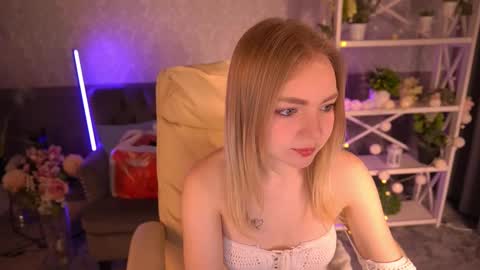 Snapshot of emilysunshines chatting on March 9, 9:03 pm MY NAME IS Emily WELCOME EVERYONE I WILL BE HAPPY TO GIVE YOU WHAT YOU HAVE DREAMED OF FOR SO LONG online show from March 9, 9:03 pm