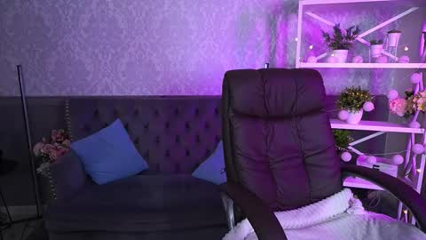 Snapshot of emilysunshines chatting on October 8, 6:41 am MY NAME IS Emily WELCOME EVERYONE I WILL BE HAPPY TO GIVE YOU WHAT YOU HAVE DREAMED OF FOR SO LONG online show from October 8, 6:41 am