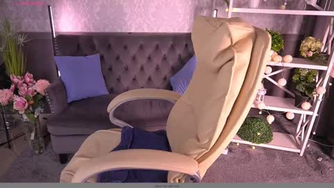 Snapshot of emilysunshines chatting on March 1, 9:59 pm MY NAME IS Emily WELCOME EVERYONE I WILL BE HAPPY TO GIVE YOU WHAT YOU HAVE DREAMED OF FOR SO LONG online show from March 1, 9:59 pm