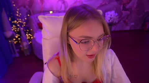 Snapshot of emilysunshines chatting on January 17, 3:34 am MY NAME IS Emily WELCOME EVERYONE I WILL BE HAPPY TO GIVE YOU WHAT YOU HAVE DREAMED OF FOR SO LONG online show from January 17, 3:34 am
