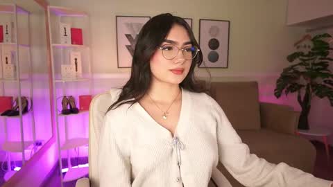 Emily Turner  online show from April 10, 7:18 pm