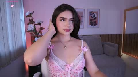 Emily Turner  online show from May 21, 7:53 pm