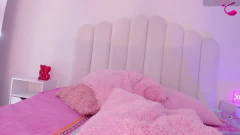 Snapshot of emilyvahos chatting on February 26, 11:54 am EMILY online show from February 26, 11:54 am