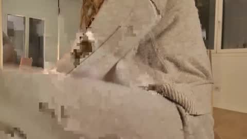 Emily ----  online show from March 4, 9:06 am