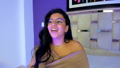 emilyy_cooperr online show from February 3, 12:20 pm