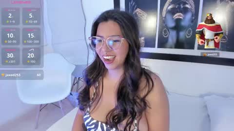 emilyy_cooperr online show from October 6, 12:12 pm