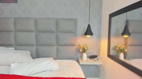 emilyy_r online show from January 6, 6:45 pm