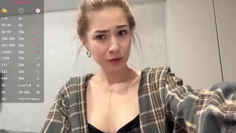 Snapshot of eminemswife chatting on October 20, 12:26 am Nadya online show from October 20, 12:26 am