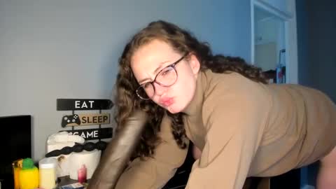 emliyjamesmjb online show from March 4, 12:22 pm