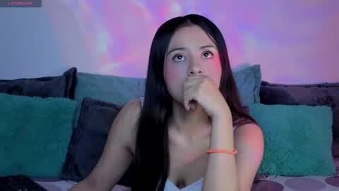 Snapshot of emma__smiith chatting on October 10, 4:13 pm emma__smiith online show from October 10, 4:13 pm