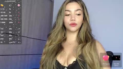 Snapshot of emma_aaa chatting on December 6, 6:42 am Rocio online show from December 6, 6:42 am