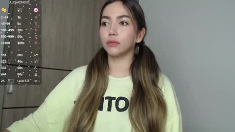 Snapshot of emma_aaa chatting on March 5, 9:16 am Rocio online show from March 5, 9:16 am